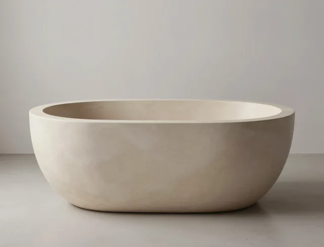 MOON BATHTUB — Studio
