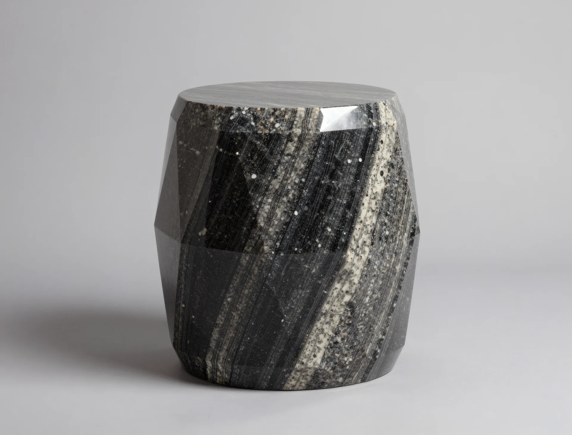 SCREE SIDE TABLE — Studio